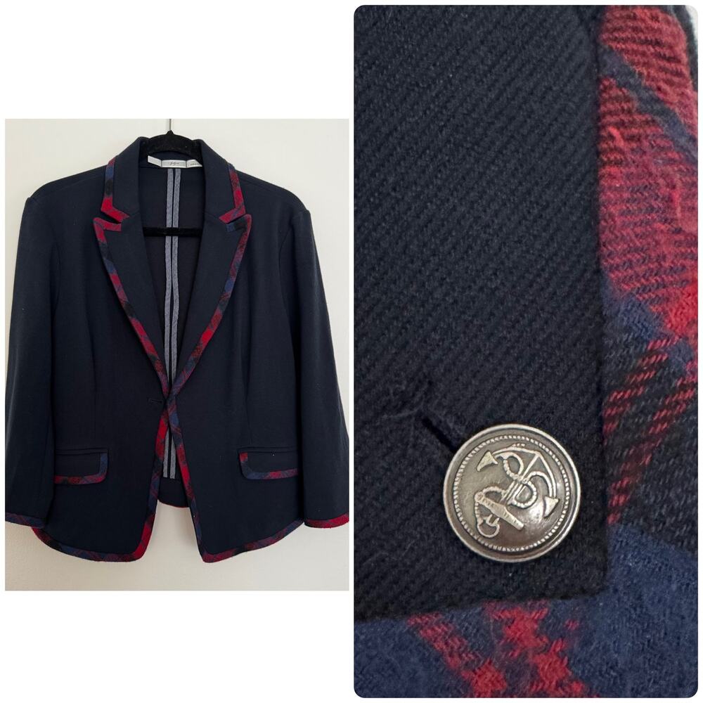 Gibson Plaid Trim Blazer in Navy Blue